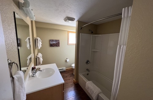 Paradise House | Tahquamenon Suites Lodging - One-Bedroom Suite # 1