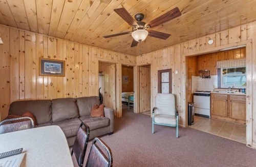 Phelps Cabin | TB5 Thunder Bay Resort Cabin#5