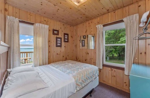 Phelps Cabin | TB5 Thunder Bay Resort Cabin#5