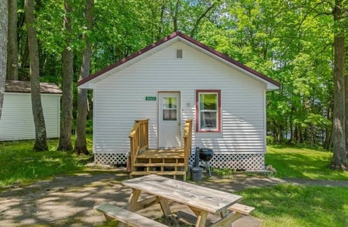 Phelps Cabin | TB8 Thunder Bay Resort Cabin#8
