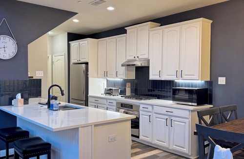 Lewisville House | TCH - Spacious 3 bed/2.5 bath in Lewisville