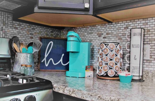 Lubbock House | Techquila Sunrise! Rustic TX charmer sleeps 12