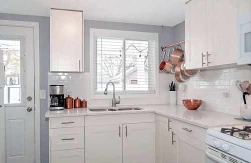 Lexington House | That ONE Purple House - Lake Access
