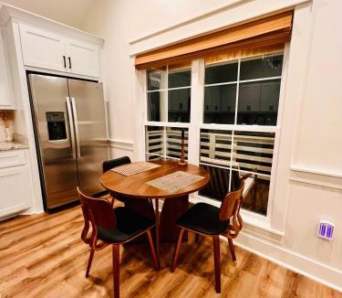 Shoreline Park House | The Bay Stay
