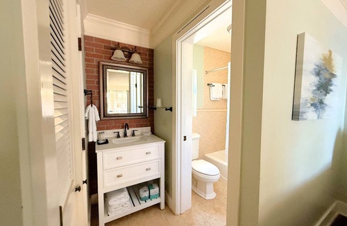 Old Town Hotel | The Bayfront Inn