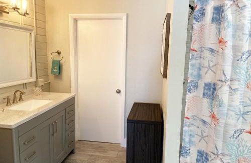 Van Valzah House | The Blue Anchor Cottage