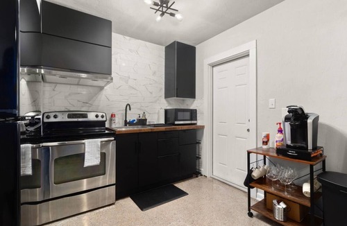 Gainesville House | The Blue Burrow (left)-UF/Cozy