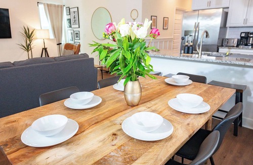 Pleasant Street House | The Champion's Suite. New Build, Upscale, Central