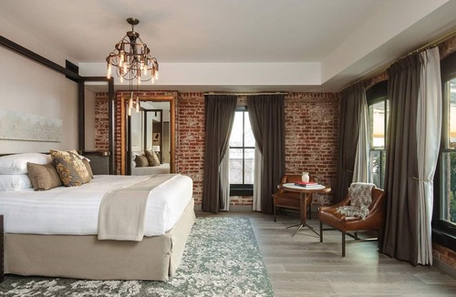 Historic Downtown La Crosse Hotel | The Charmant Hotel