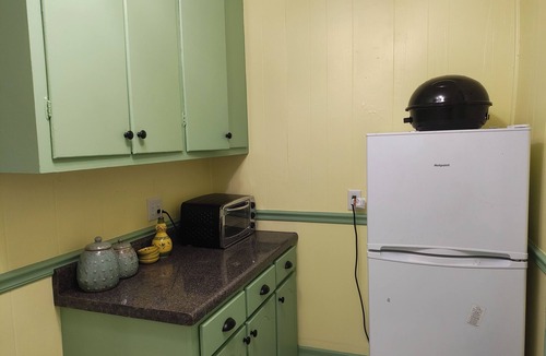 Danville Cottage | The Charming Cottage #1, 1-bedroom in delightful Danville with Private Drive