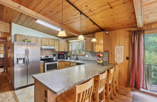 Wisconsin Dells Cabin | The Dells Lakeside Dream - A Waterfront Property