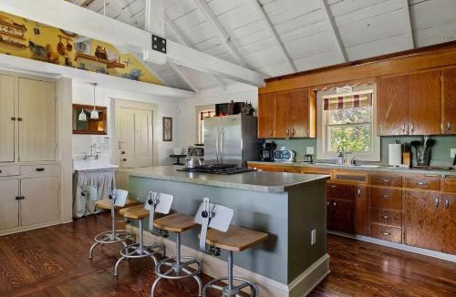 Three Oaks House | The Fourth Oak by Juniper Holiday + Home