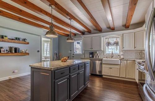 Kaneville House | The Goat Farm