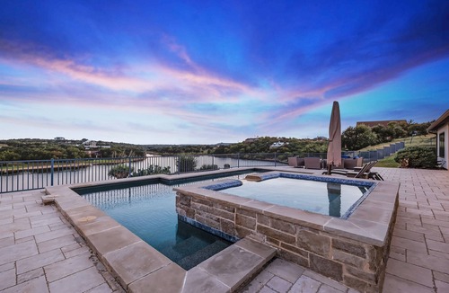 Graford House | The Good Life- pool, hot tub and Lakefront!