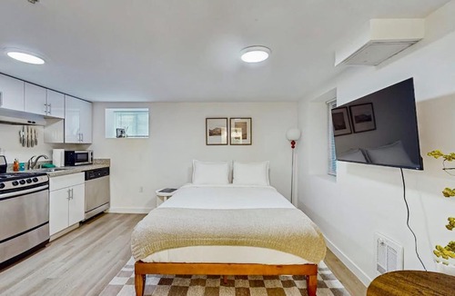 Lower Queen Anne Hotel | The Gordon Getaway
