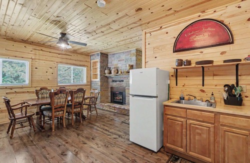 Keystone House | The Hill View Suite at Ten Stone Lodge