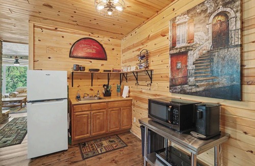 Keystone House | The Hill View Suite at Ten Stone Lodge