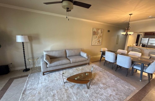 Bonanza House | The Laredo Oasis. 2-bedroom townhome