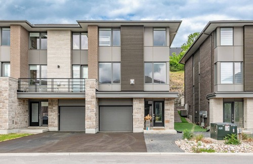 Kanata Lakes - Marchwood Lakeside - Morgan's Grant - Kanata House | The Modern Shack: Kanata's modern furnished home rental, 4 bedrooms