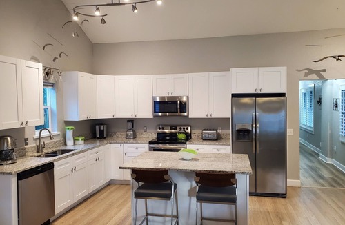 Mount Dora House | "THE MODERN TREE HOUSE" ~ Historic District ~ 2,100 Sq.Ft. Open-Plan ~ 3 BR/2BA