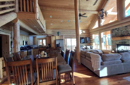 Powder Mountain House | 'The Nest' Rustic Luxury Cabin with Hot Tub & Stunning Views at Powder Mountain