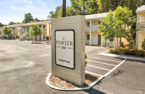 Biloxi Apartment | The Porter Chamber