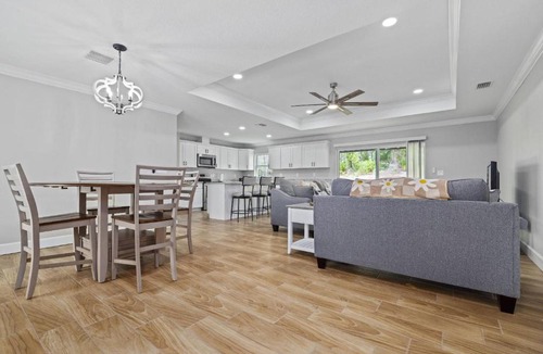 Weeki Wachee House | The Quiet Oasis
