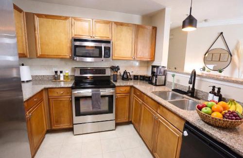 Gainesville House | The Renew at Cricket - Near I75 , Pool & Gym