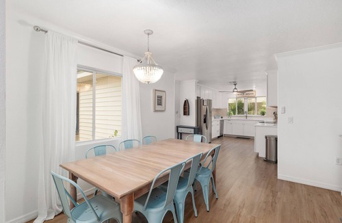 Crystal Shores House | "The River House" Dock, Kayaks, Hot Tub + so much more