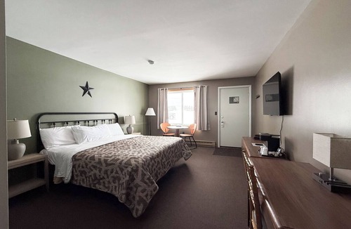 Newberry Hotel | The Trail Inn - Newberry, MI - 13467 M-28