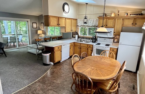 Hurley House | THE TRAILSIDE EAGLE'S NEST