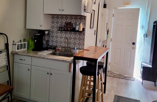 Nob Hill Apartment | The Turquoise Kitten Nob Hill Studio Casita garage pet friendly private yard