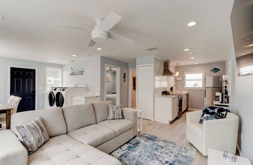 Neptune House | The Turtle Nest - Steps to the Sand!