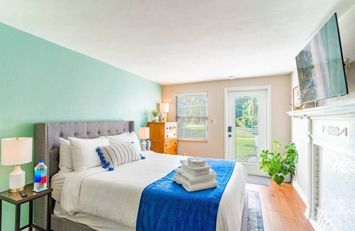 Mount Dora Apartment | The Willow ★ 1 Gig Wi-Fi ★ Minutes to Everything!