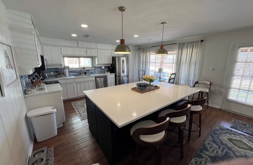 Pottsboro House | This cozy home has lake access and fishing pier.