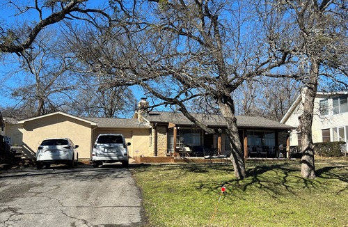 Pottsboro House | This cozy home has lake access and fishing pier.