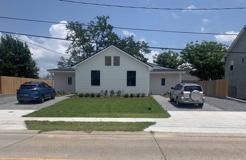 Jefferson Apartment | This property is located five minutes from Ochsner Hospital and universities.