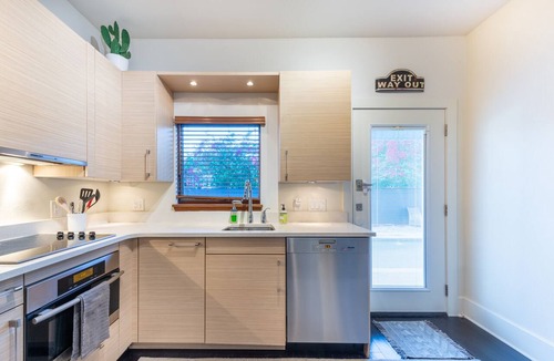 Winter Park Apartment | Three Blocks to Park Ave, 2 Blocks to WP Village!