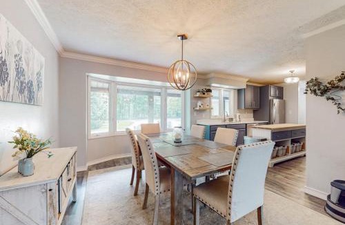 Three Oaks House | Three Oaks Escape