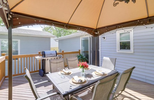 Three Oaks House | Three Oaks Home w/Guest House - 8 Mi to Beach!