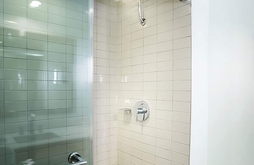 Brush - Stewarts Hotel | Three Units Perfect for Groups! Onsite Swimming Pool, Near Ocean Front Park