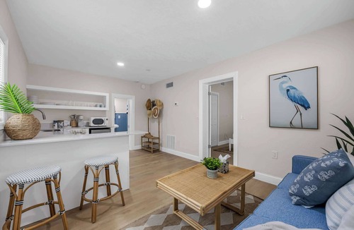 Parsuns To Cocoa Beach Apartment | Tidal Wave Oceanfront Hideaway