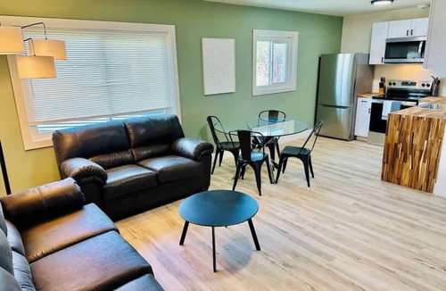Old Southwest House | Tiny Haven Retreat|1Bedroom|1Bathroom|Sleeps 4
