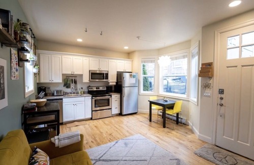 Broadway House | Tiny House on The Hill