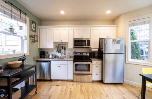 Broadway House | Tiny House on The Hill
