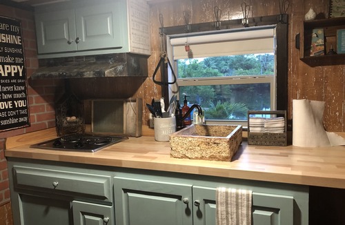 Palm City House | Tiny Shack is a TINY HOUSE, waterfront,1 small pets ok, quiet, plenty of parking