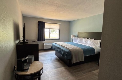 Geneva Hotel | Toledo Bend Inn