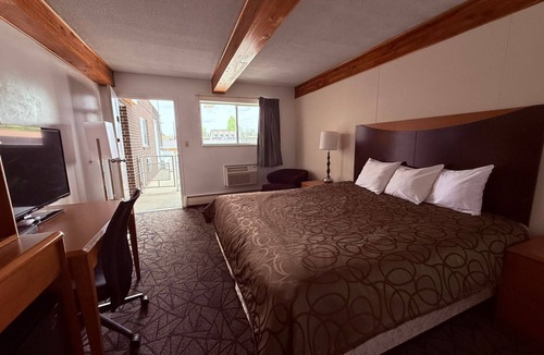 Riverton Hotel | Tomahawk Motor Lodge Riverton US-26