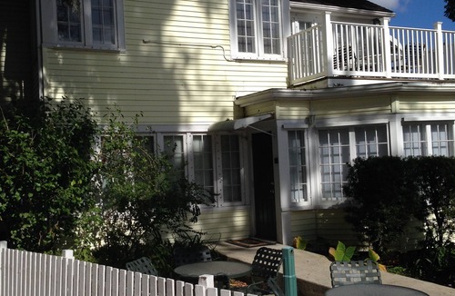 DeLand Apartment | Top floor of Victorian, 2/2, near Stetson, sky diving, springs, river, beaches