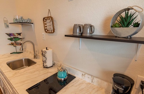 Galveston Condo | Top floor upscale contemporary space with great views and great location
